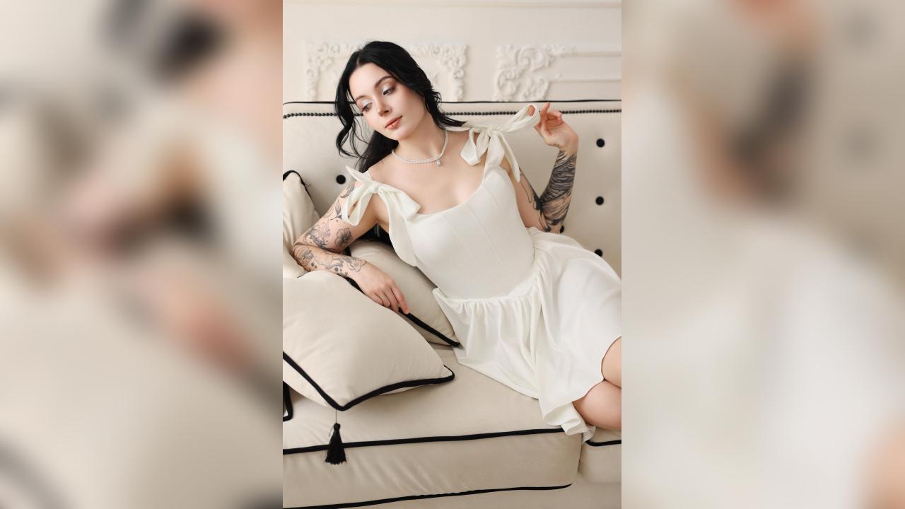 Webcam chat profile for NicoleP66: Latex & rubber