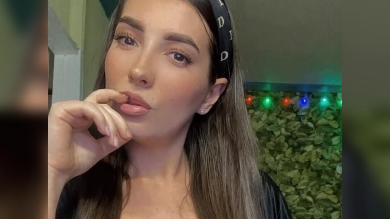 Webcam chat profile for MissTasy: Legs, feet & shoes