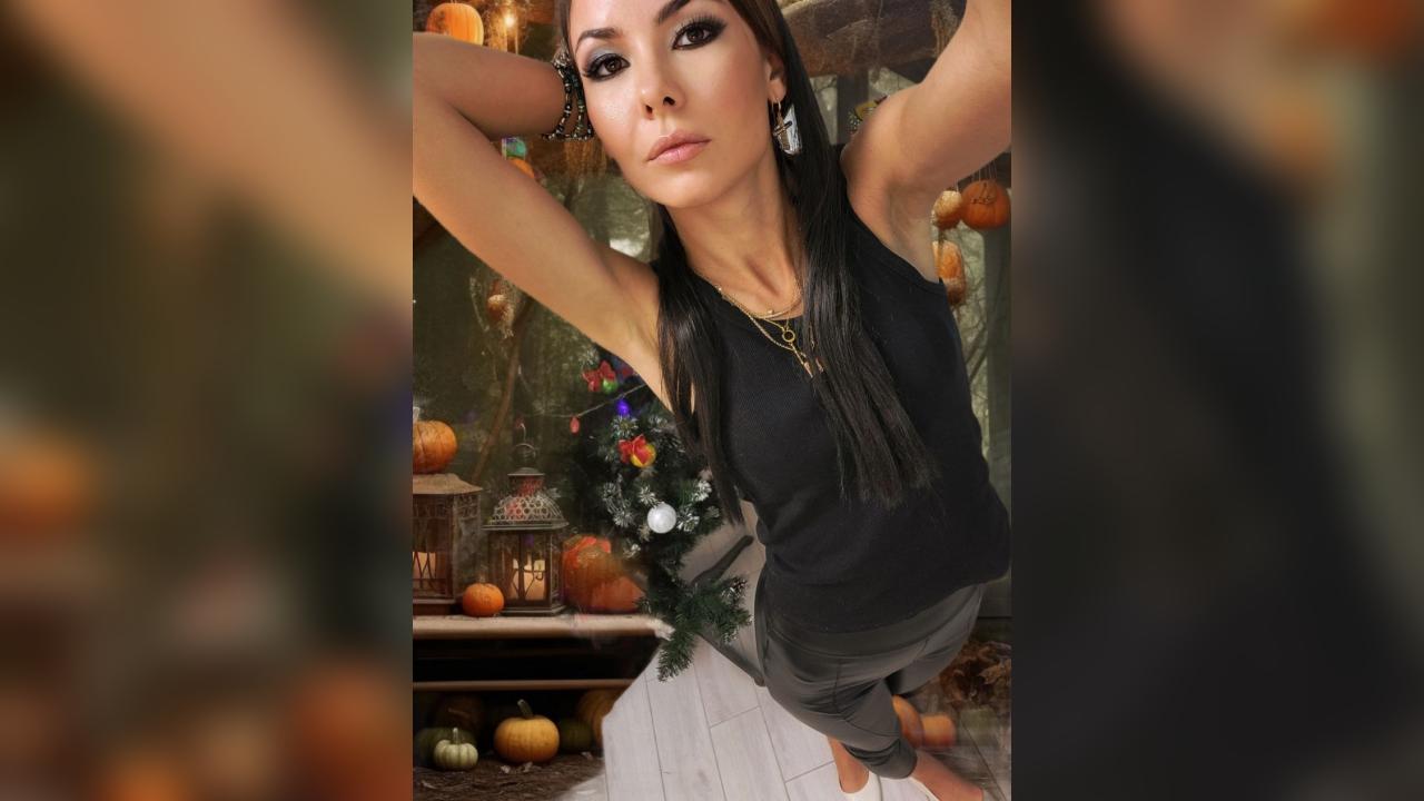 Webcam chat profile for LaStella: Cooking