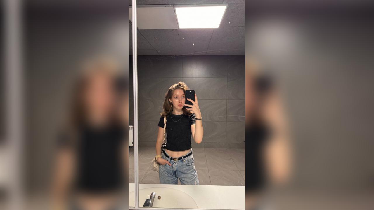 Webcam chat profile for ARrin: Ask about my Hobbies