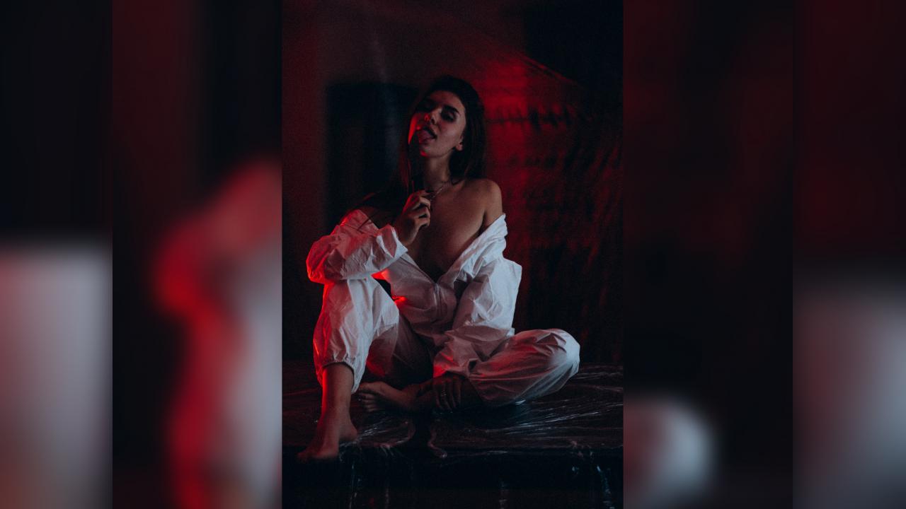 Webcam chat profile for 1PinkkFire: Leather