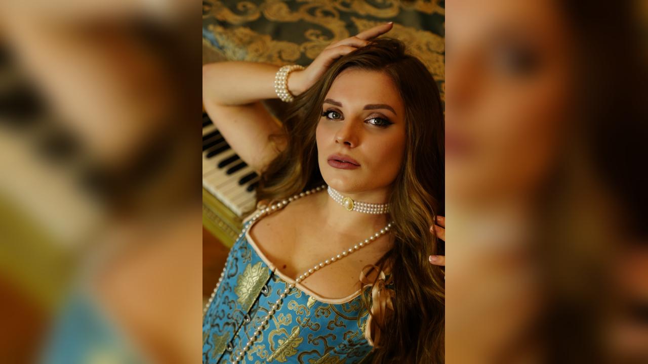 Webcam chat profile for MiyaParker: Leather