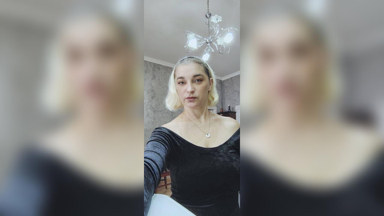 Webcam chat profile for GoldenAngel: Leather