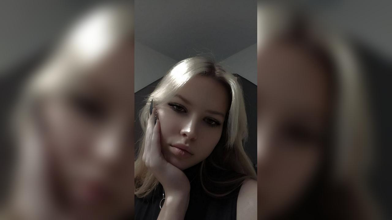 Webcam chat profile for TasyaAdams: Smoking