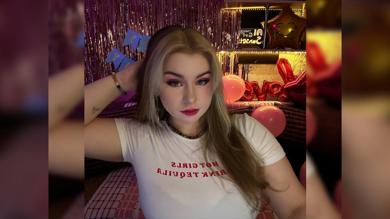 Webcam chat profile for AlSunset22: Dancing