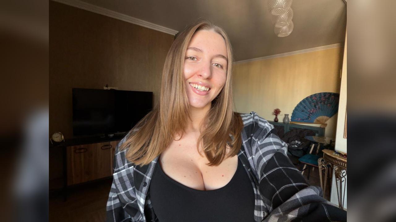 Webcam chat profile for May69x: Cooking