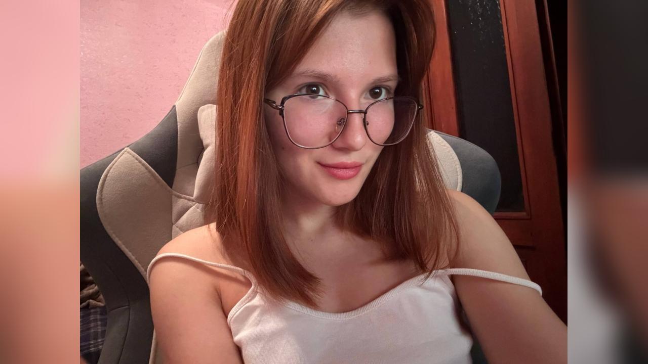 Webcam chat profile for EnchantingSiren: Ask about my Hobbies