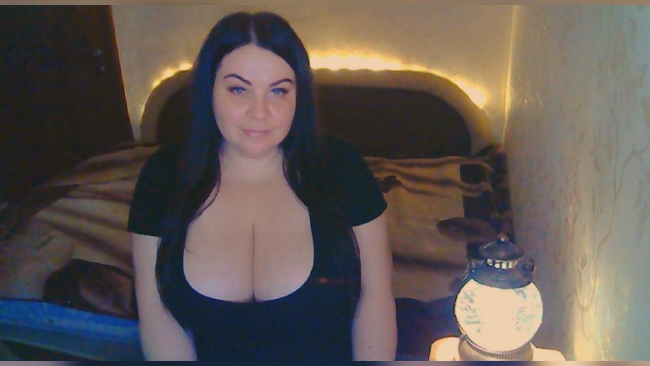 Webcam chat profile for HotCandy98: Kissing