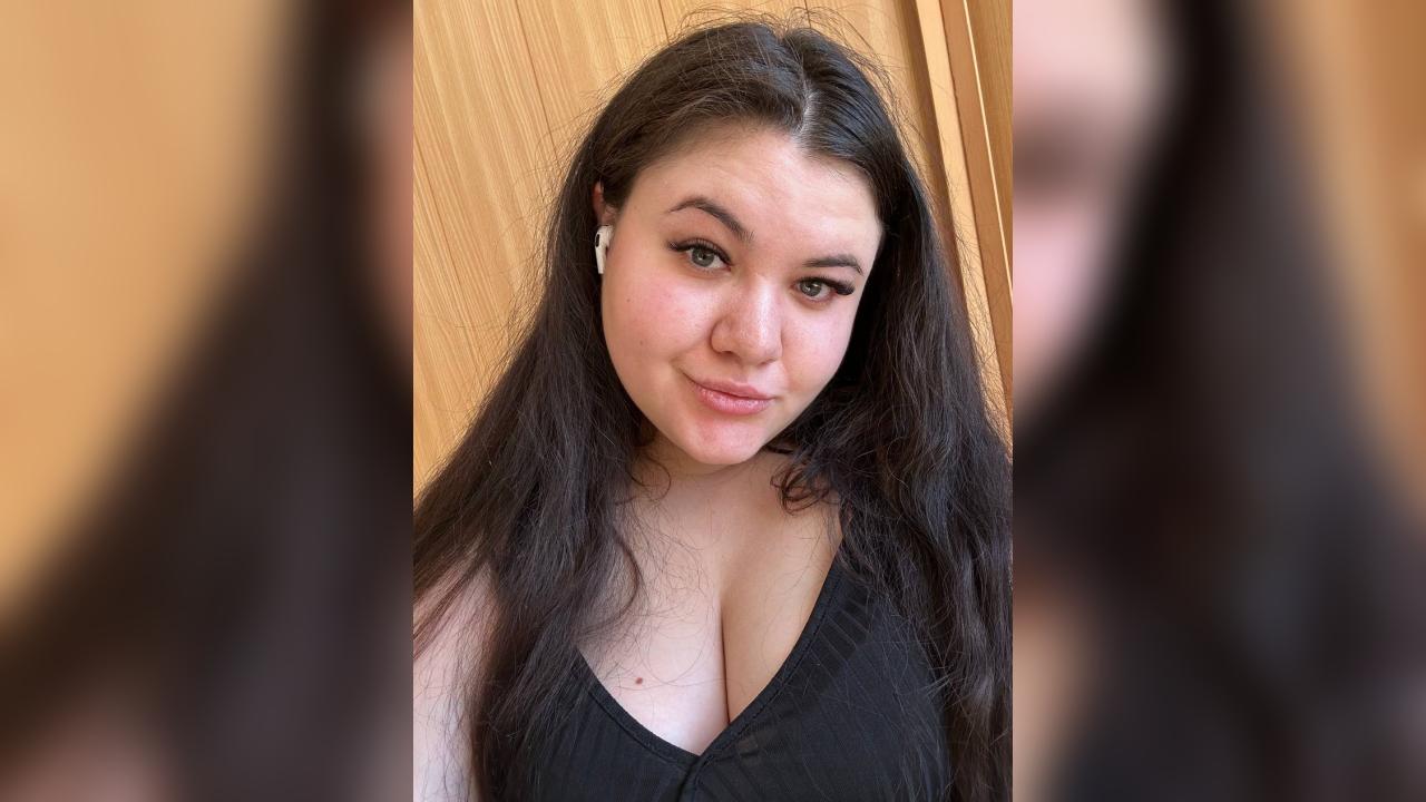 Webcam chat profile for Uli4kaLI: Legs, feet & shoes