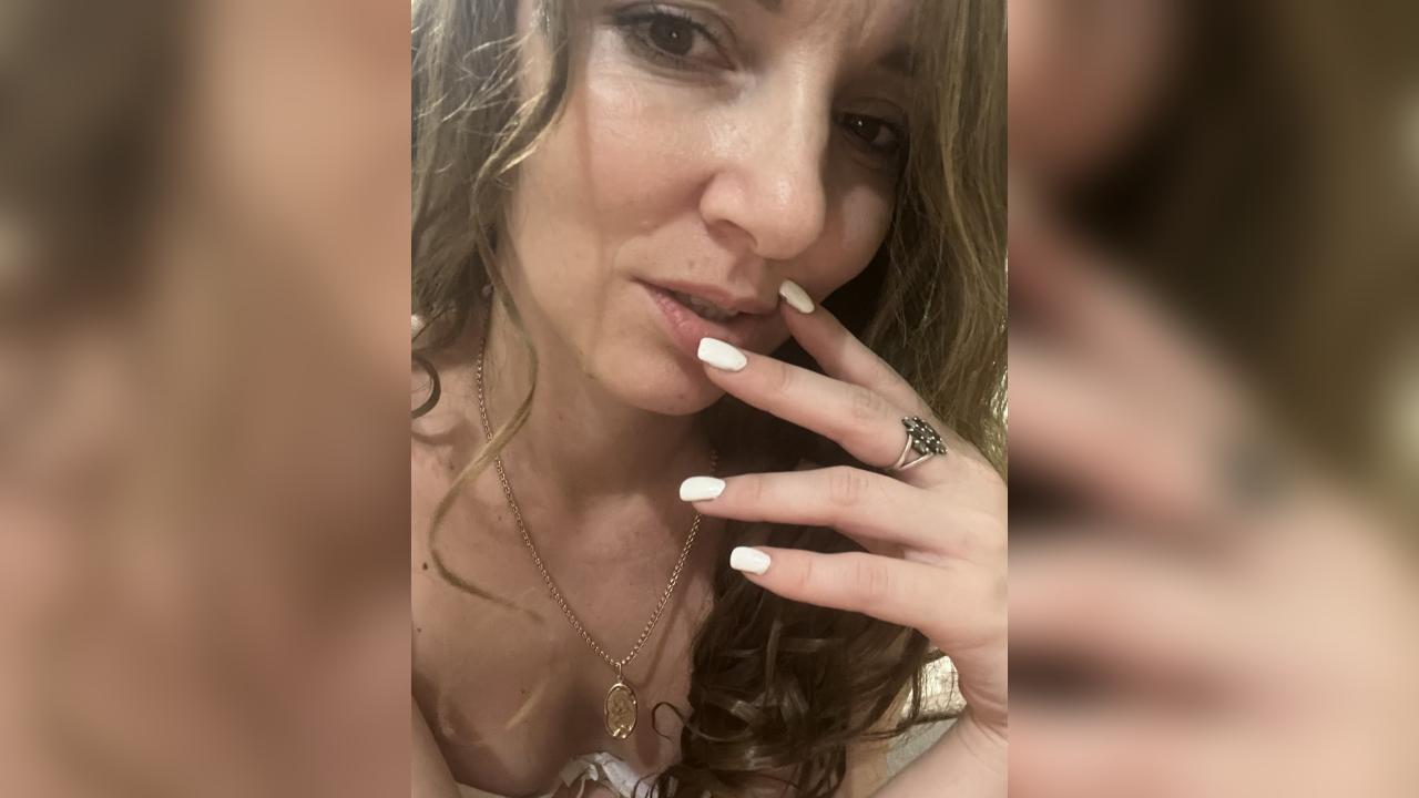 Webcam chat profile for linda1990