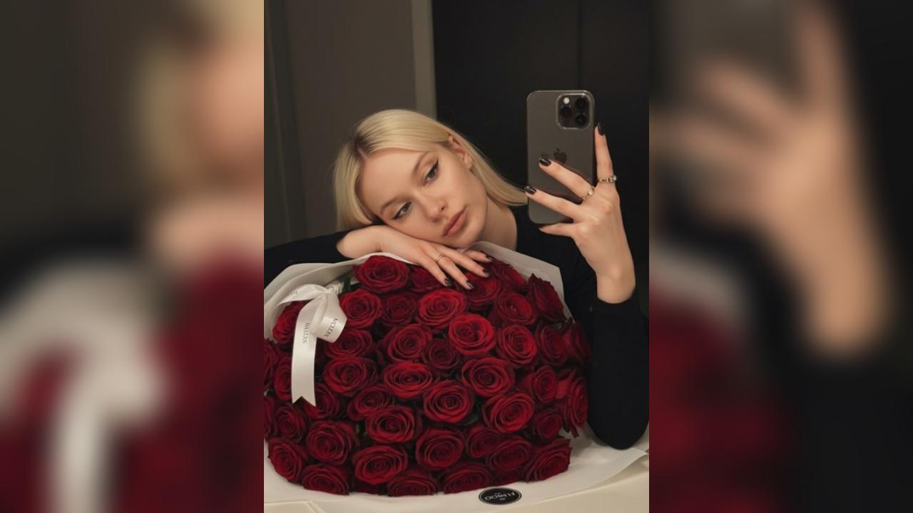 Webcam chat profile for Mirai: Ask about my Hobbies