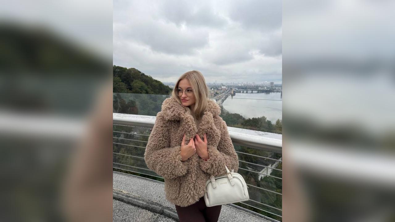 Webcam chat profile for Lunna: Ask about my Hobbies