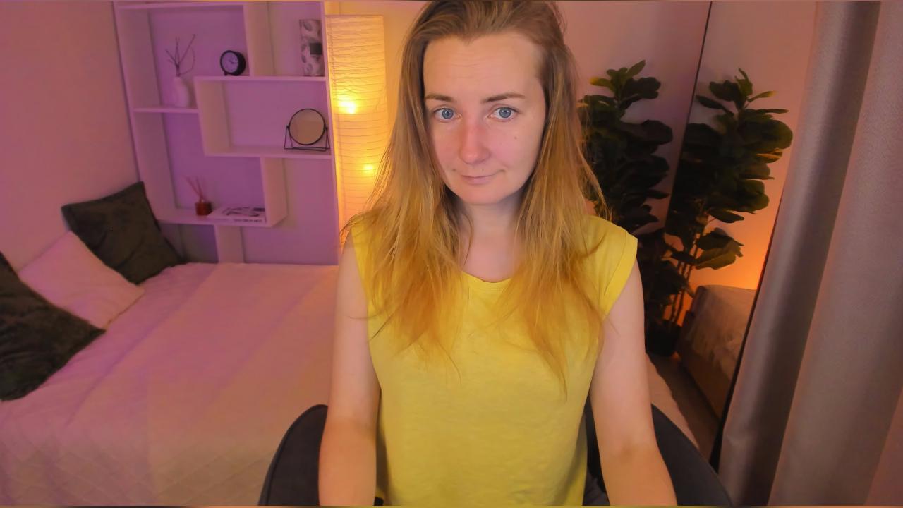 Webcam chat profile for MeggySun: Legs, feet & shoes