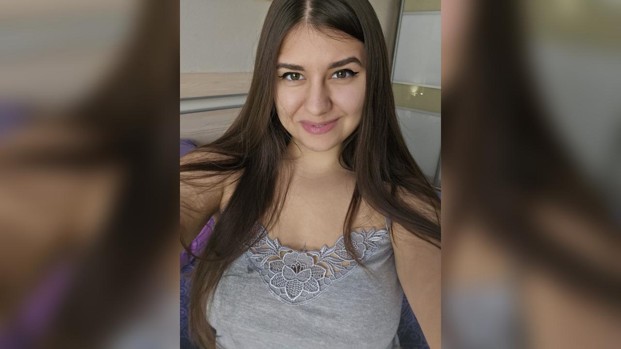 Webcam chat profile for LunaLina: Leather