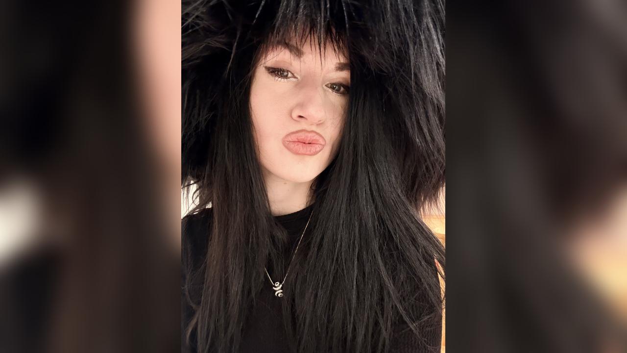 Webcam chat profile for AlisaSecrtAgent: Leather