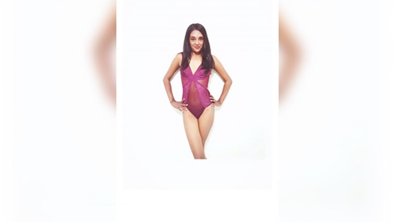 Webcam chat profile for IndianSutraXXX: Exhibition