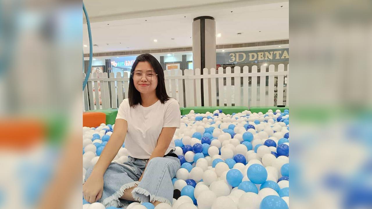 Webcam chat profile for HornyAsianGal69: Kissing