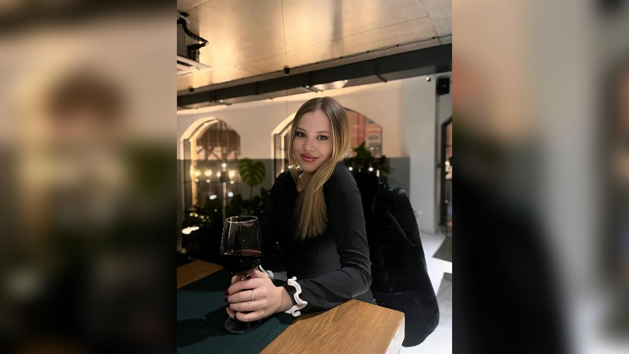 Webcam chat profile for Olllichka: Outfits