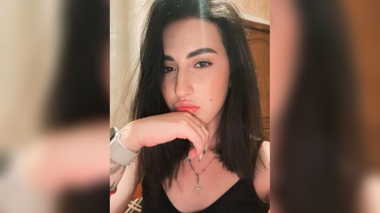 Webcam chat profile for KaRalinna: Ask about my Hobbies