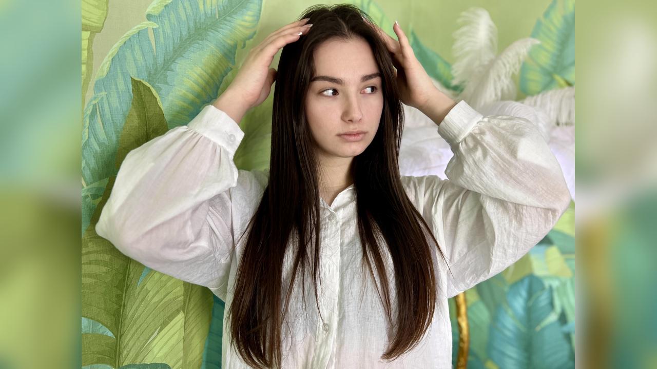 Webcam chat profile for AmberB88: Piercings & tattoos