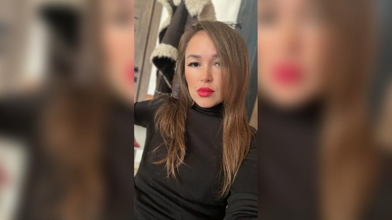 Webcam chat profile for Margosha1: Smoking