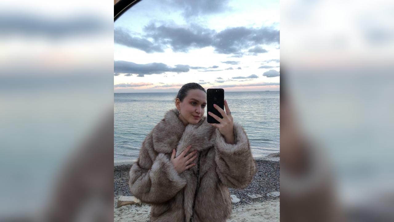 Webcam chat profile for JennyGo: Outfits