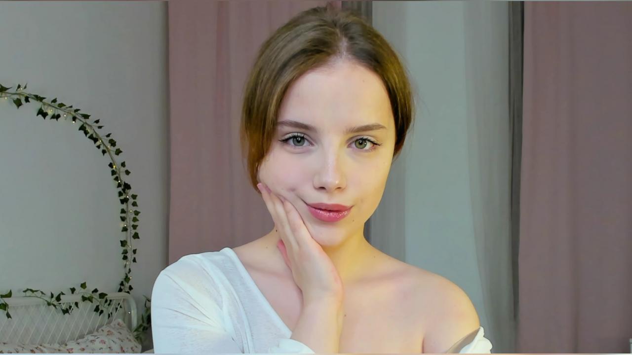 Webcam chat profile for GabiAddams: Legs, feet & shoes