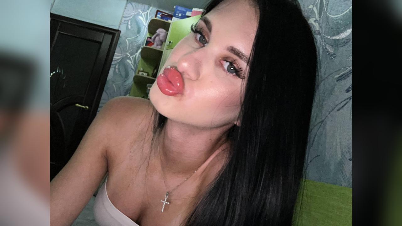 Webcam chat profile for DariX: Nails