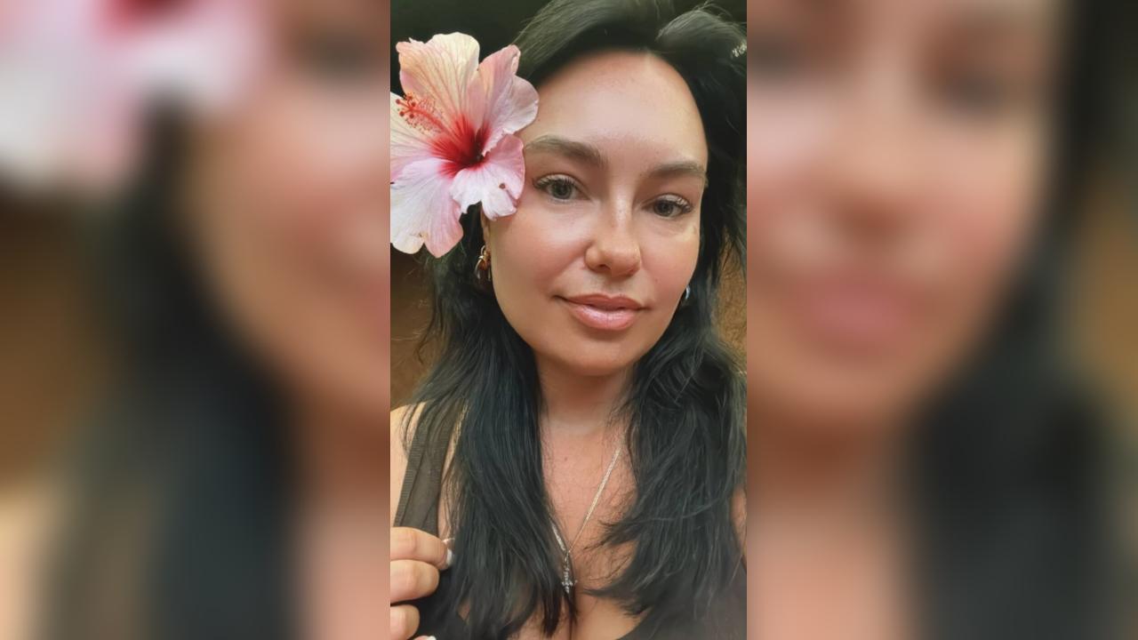 Webcam chat profile for SweetNana: Nails