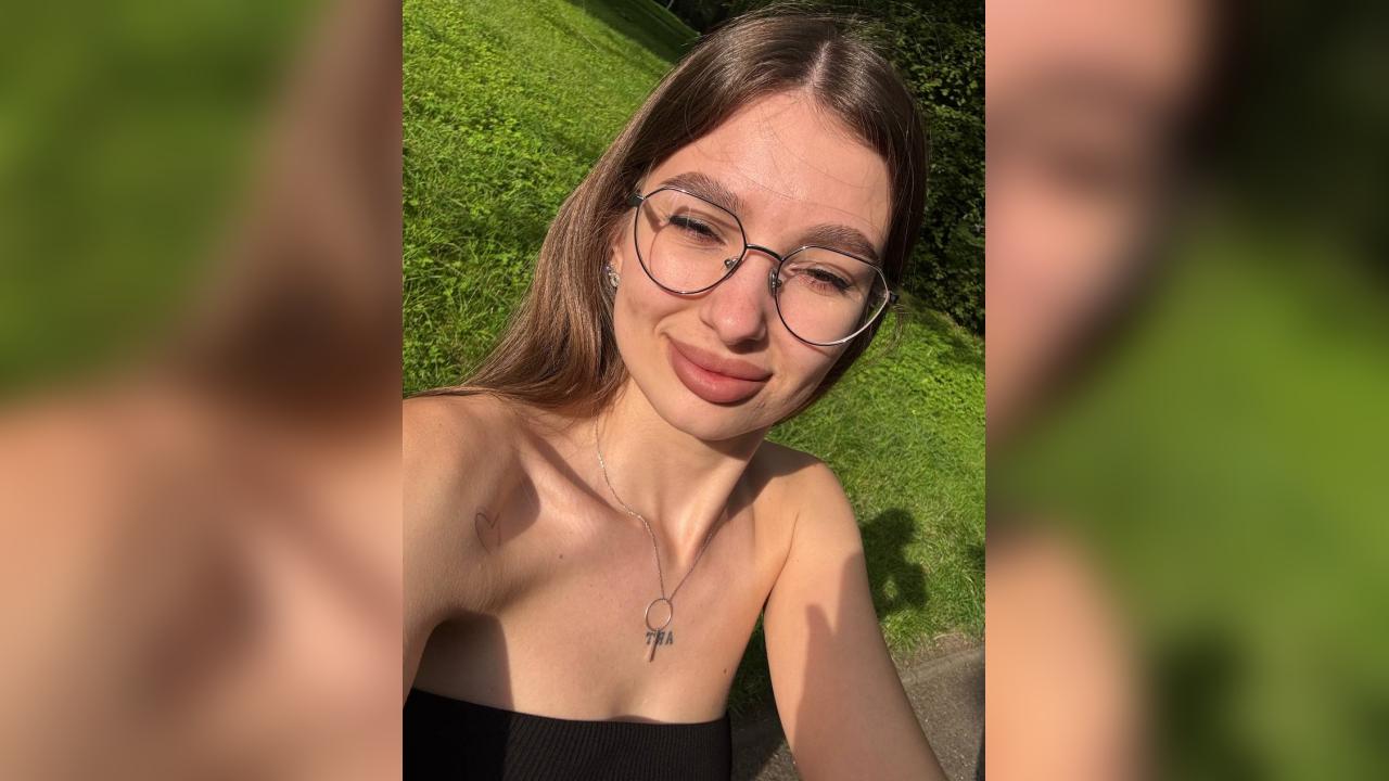 Webcam chat profile for LonaSweet: Cooking