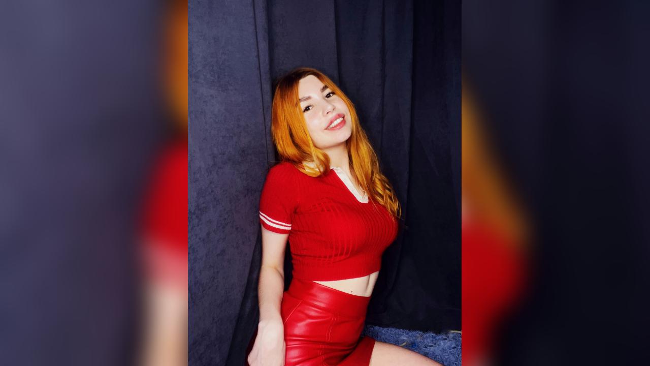 Webcam chat profile for EllaMur: Leather