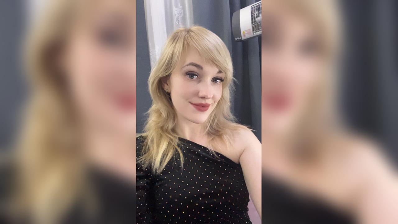 Webcam chat profile for SunMalins: Travel