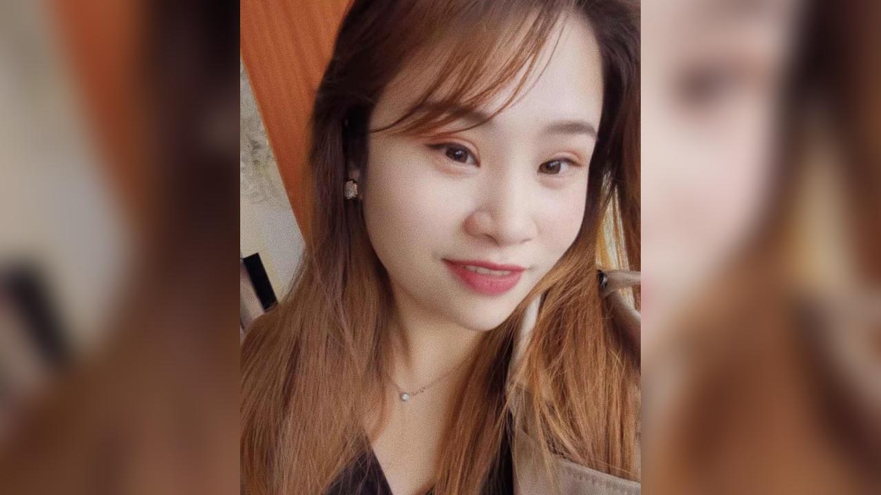 Webcam chat profile for Hermione56: Legs, feet & shoes