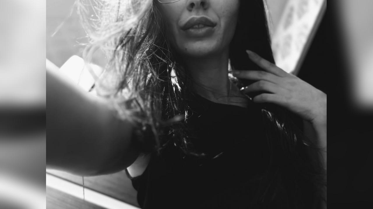 Webcam chat profile for 01CHANEL: Leather