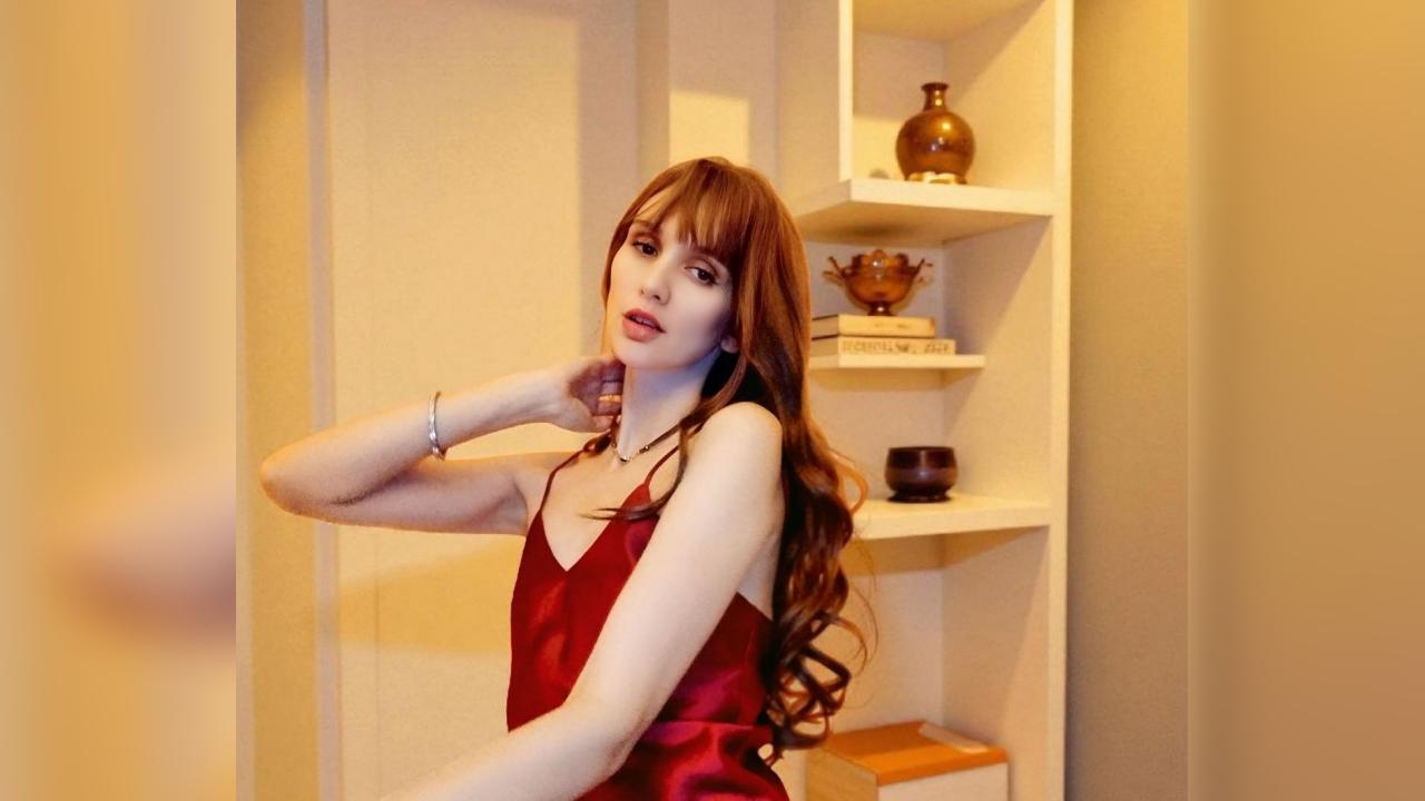 Webcam chat profile for Mirami11