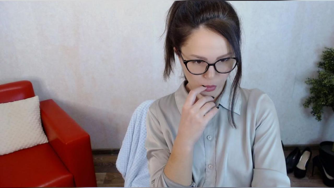 Webcam chat profile for VickyGold: Kissing