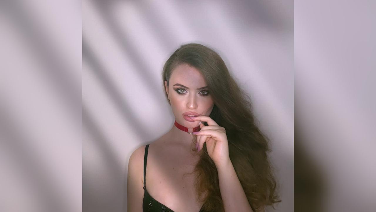 Webcam chat profile for MissAlenaaa