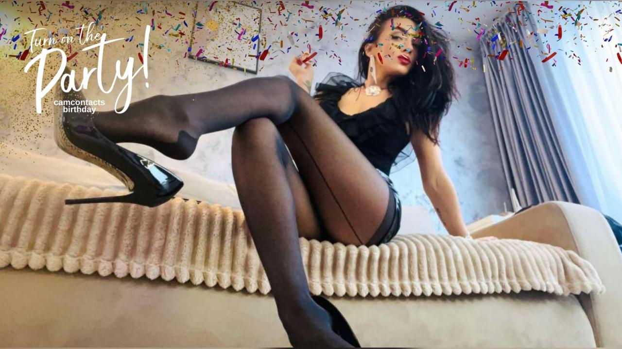 Webcam chat profile for YourQueenEva: Leather