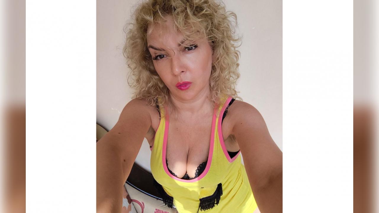 Webcam chat profile for AlexaCristal: Outfits