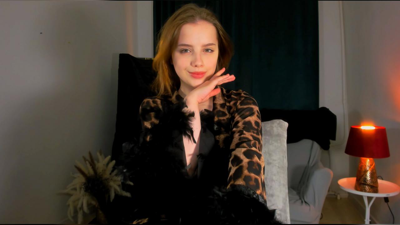 Webcam chat profile for GabiAddams: Legs, feet & shoes