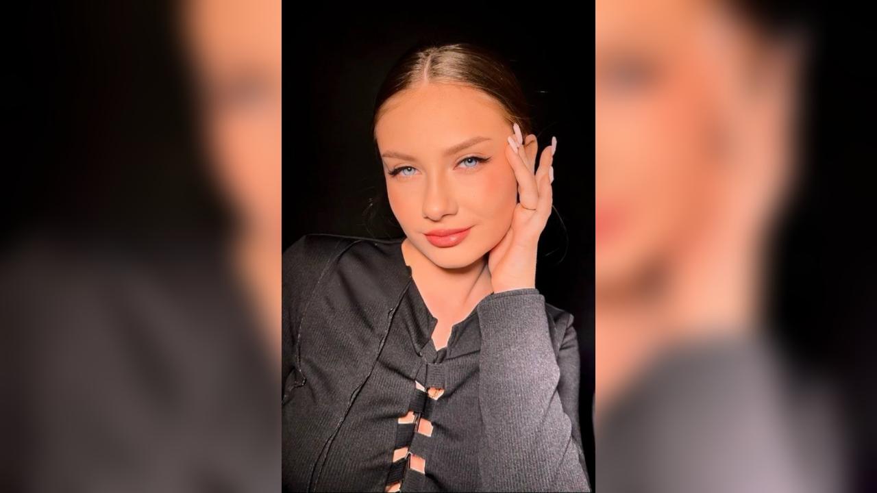 Webcam chat profile for AvelynNoir: Outfits