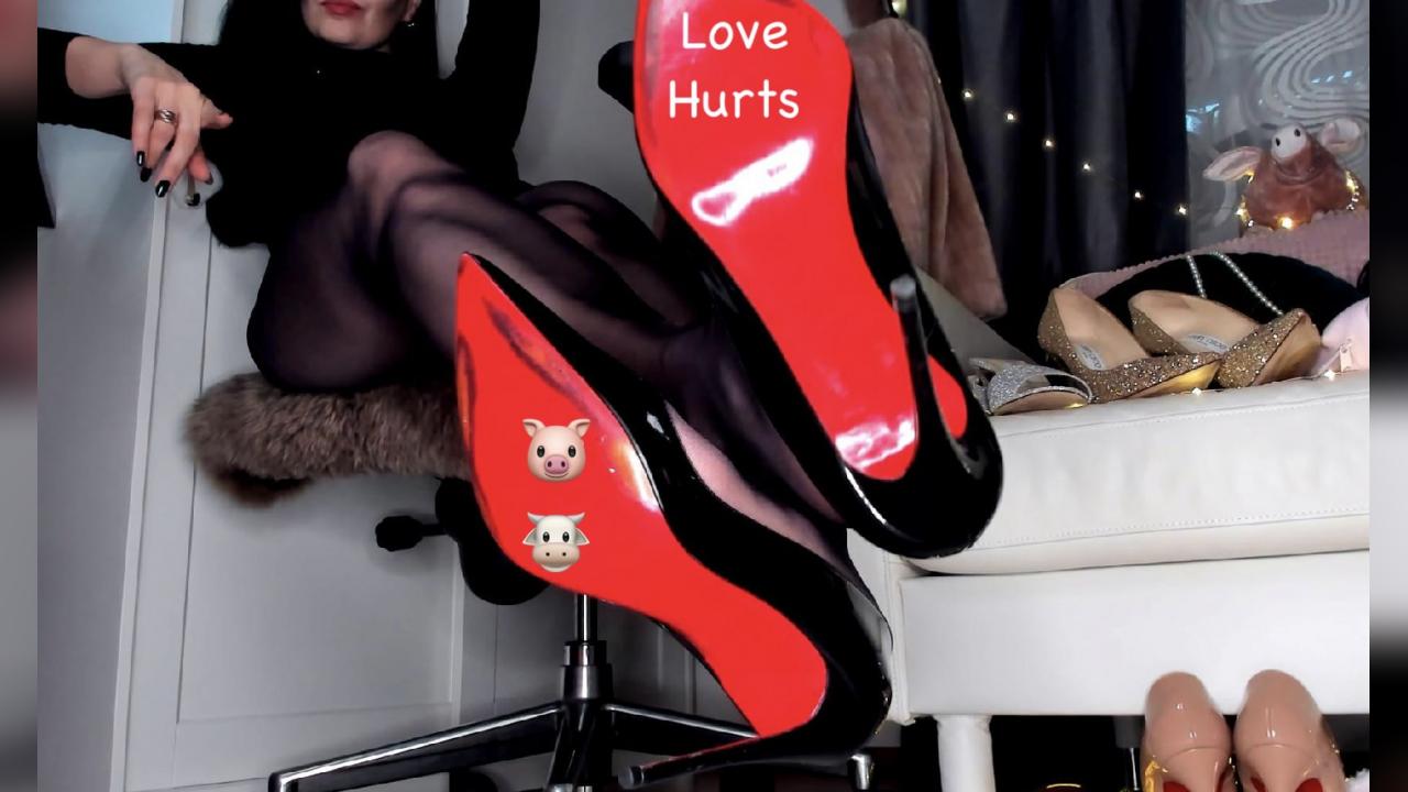 Webcam chat profile for FemmeSupremeX: Dominatrix