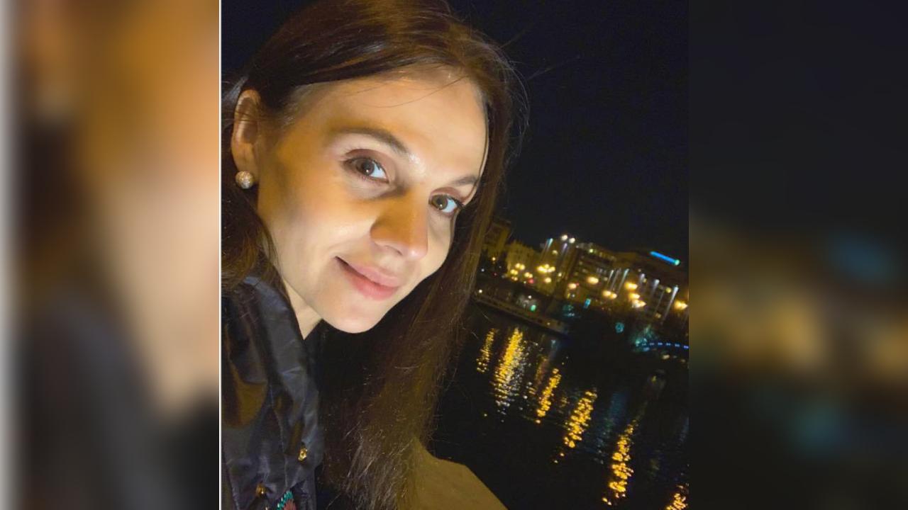 Webcam chat profile for LoraFlame: Outfits