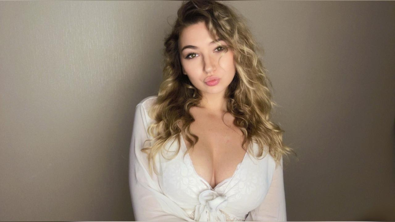 Webcam chat profile for JanyLaski: Travel