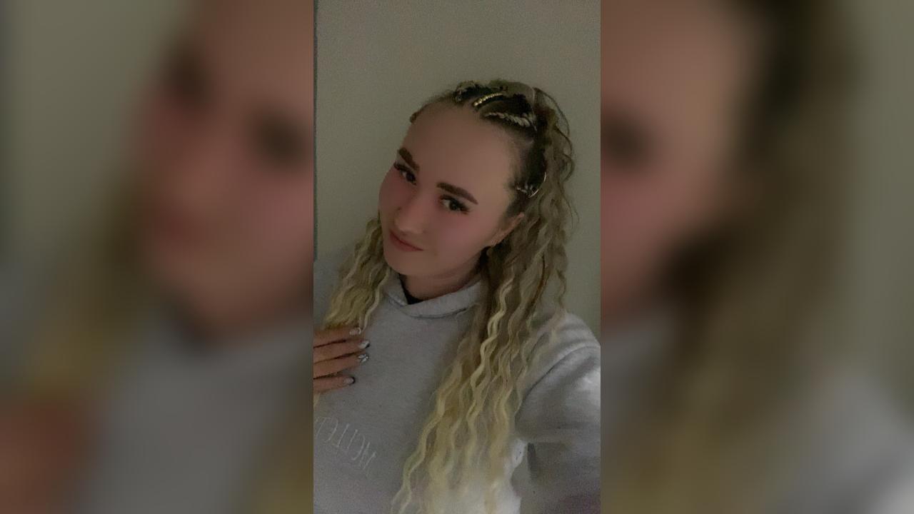 Webcam chat profile for Asia31: Fitness