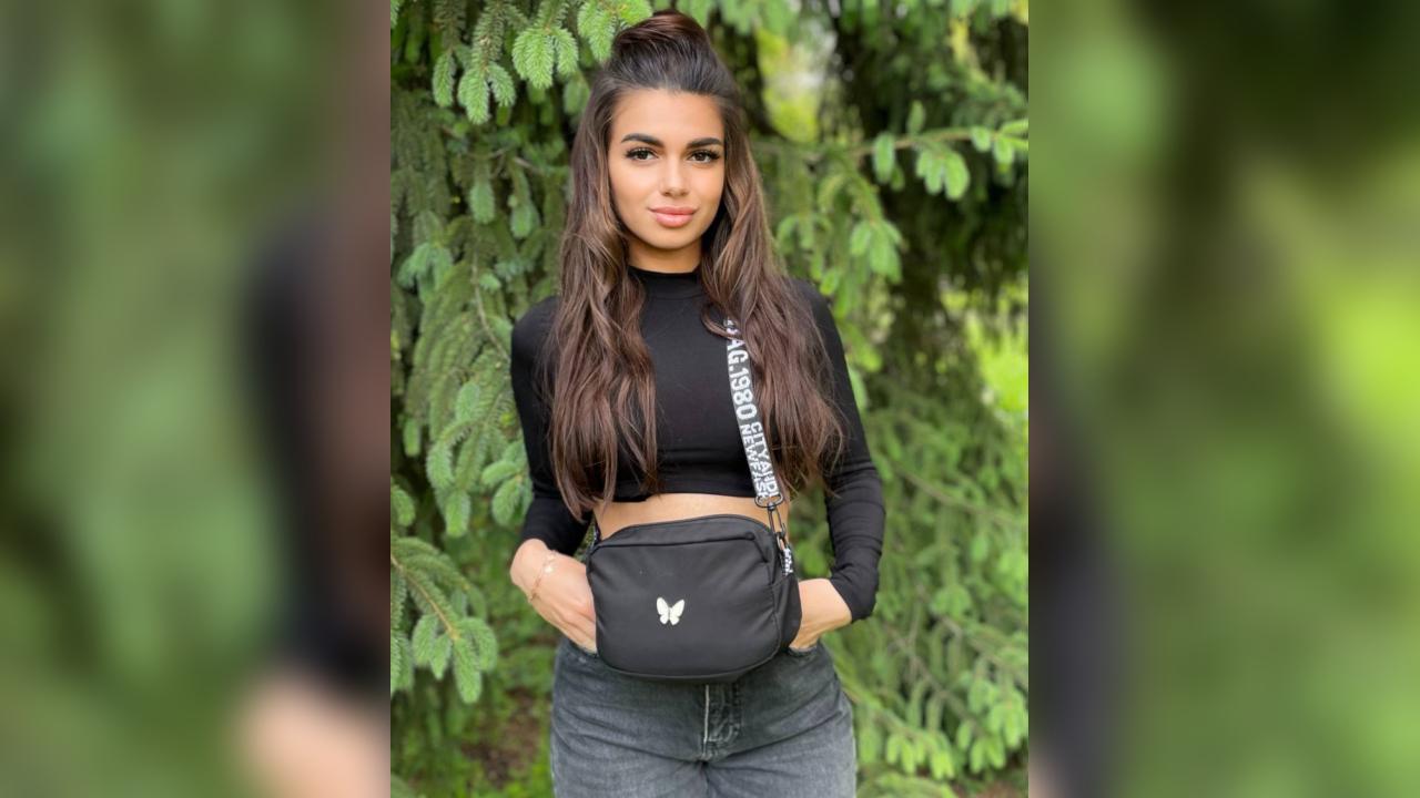 Webcam chat profile for Francine: Ask about my Hobbies