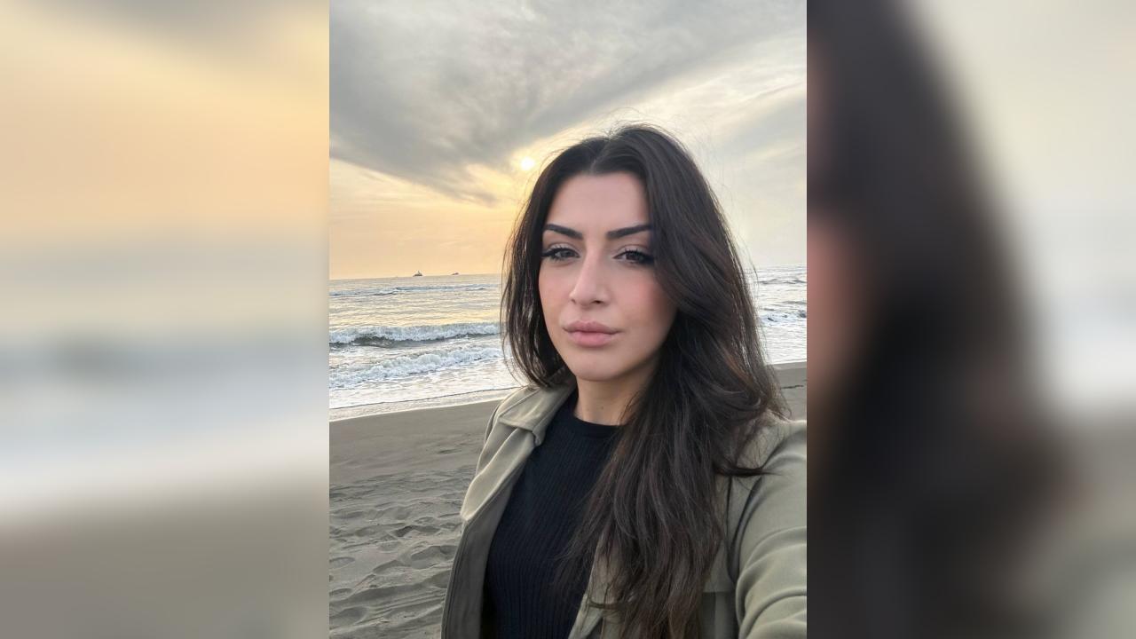 Webcam chat profile for Ellisol: Legs, feet & shoes