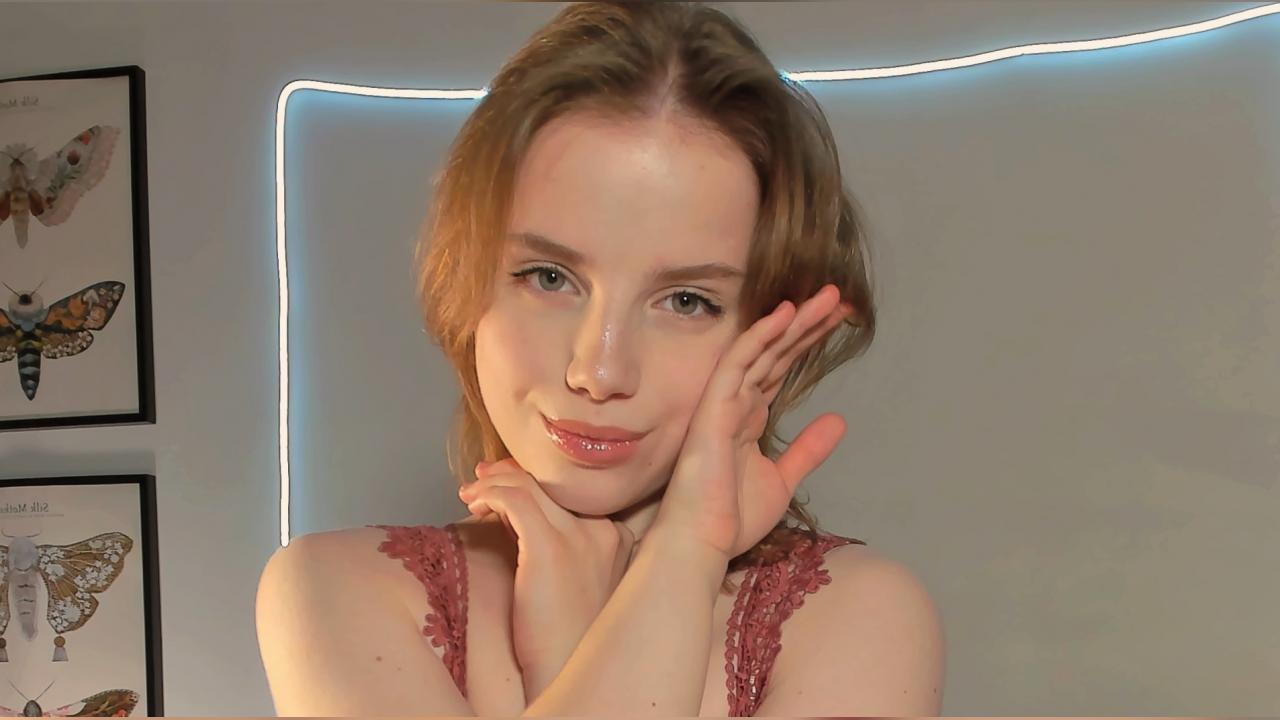 Webcam chat profile for GabiAddams: Legs, feet & shoes