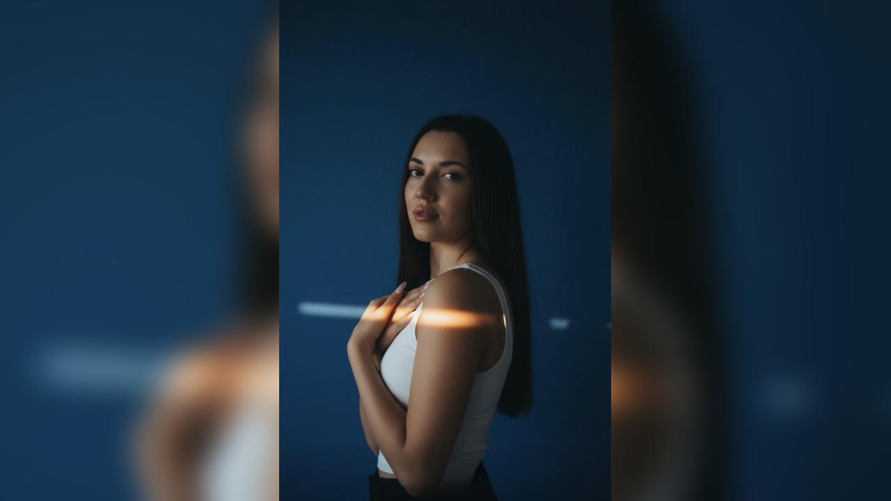 Webcam chat profile for SweetTi: Legs, feet & shoes