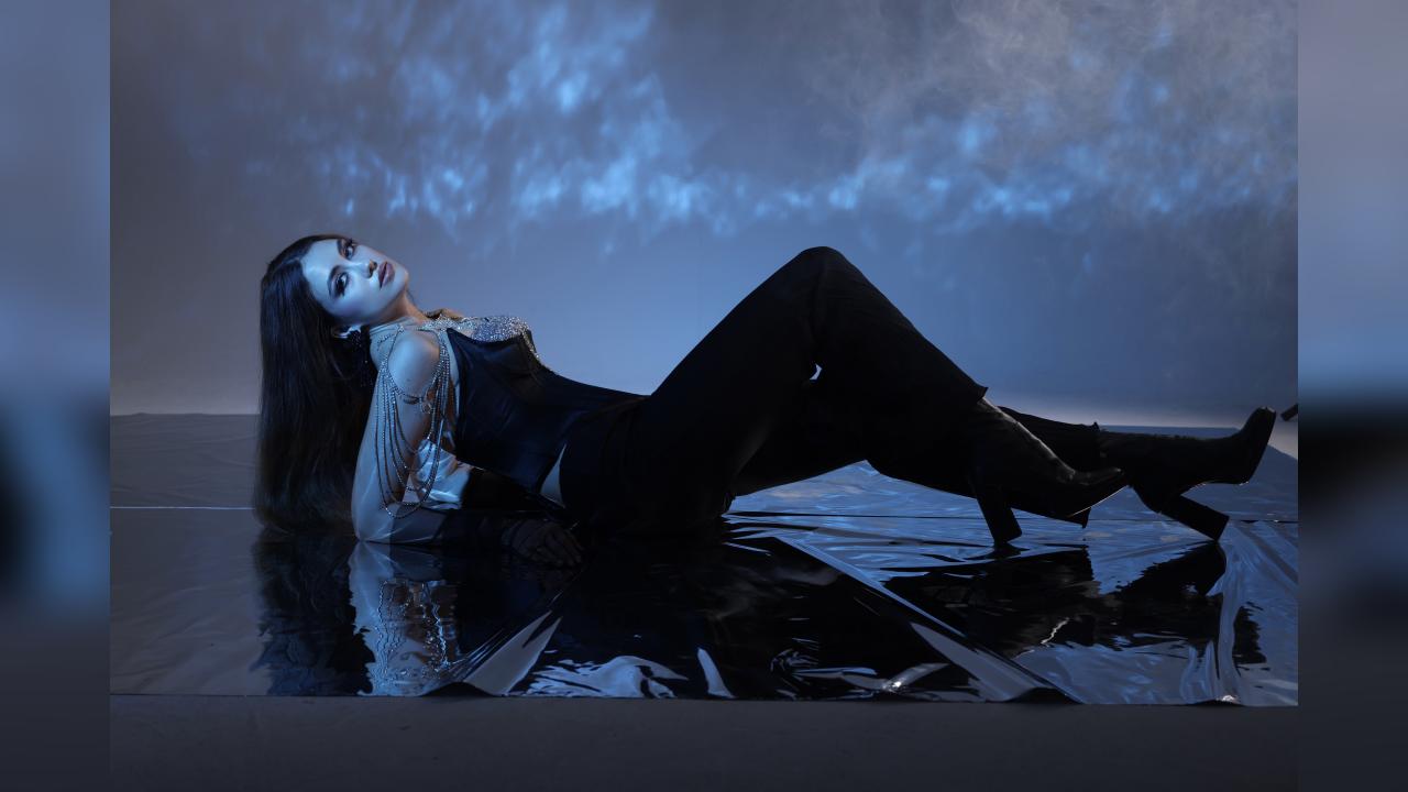 Webcam chat profile for YourSweetPie111: Legs, feet & shoes